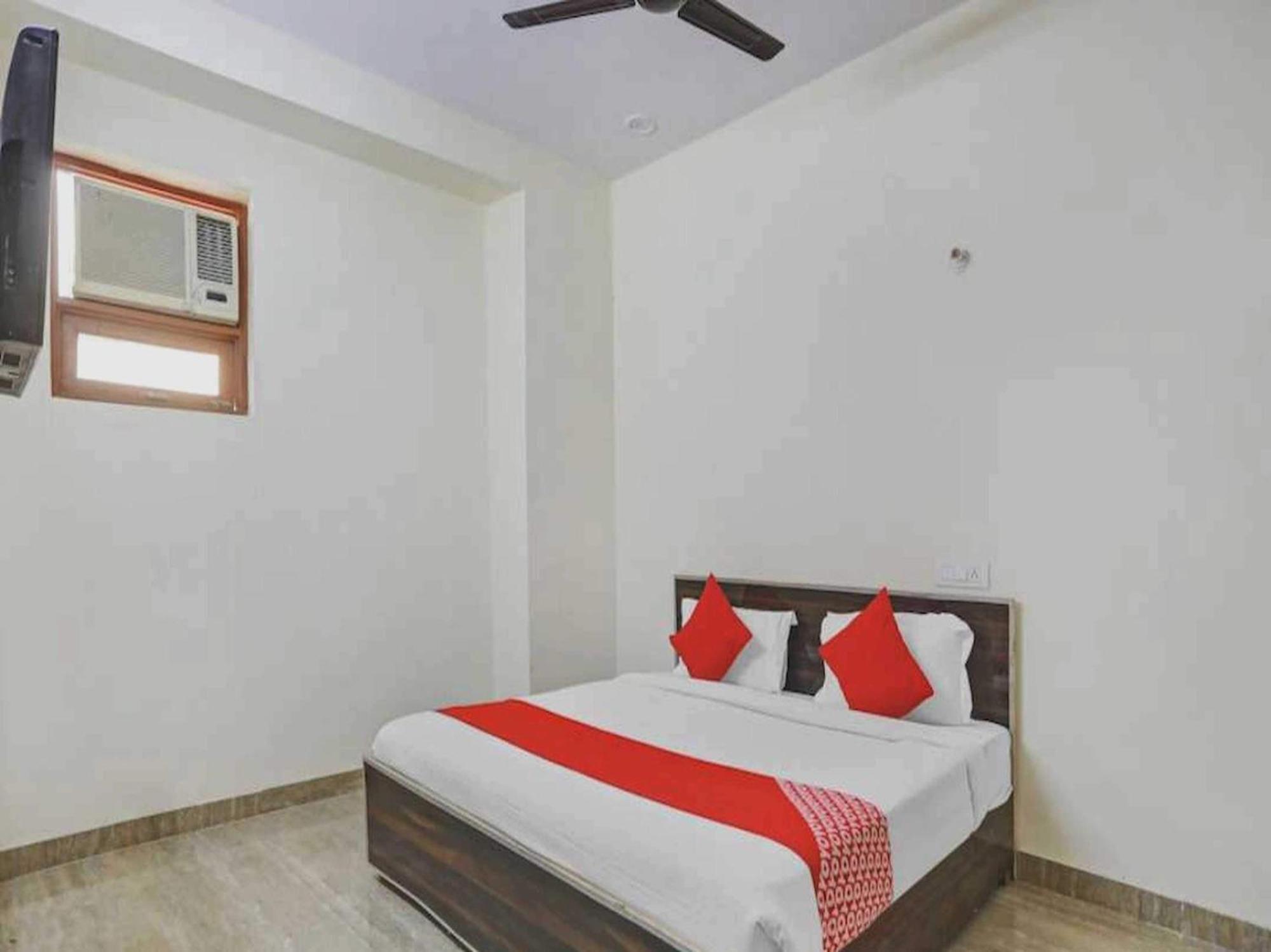 Hotel Sky Bird Bhauli Luaran gambar
