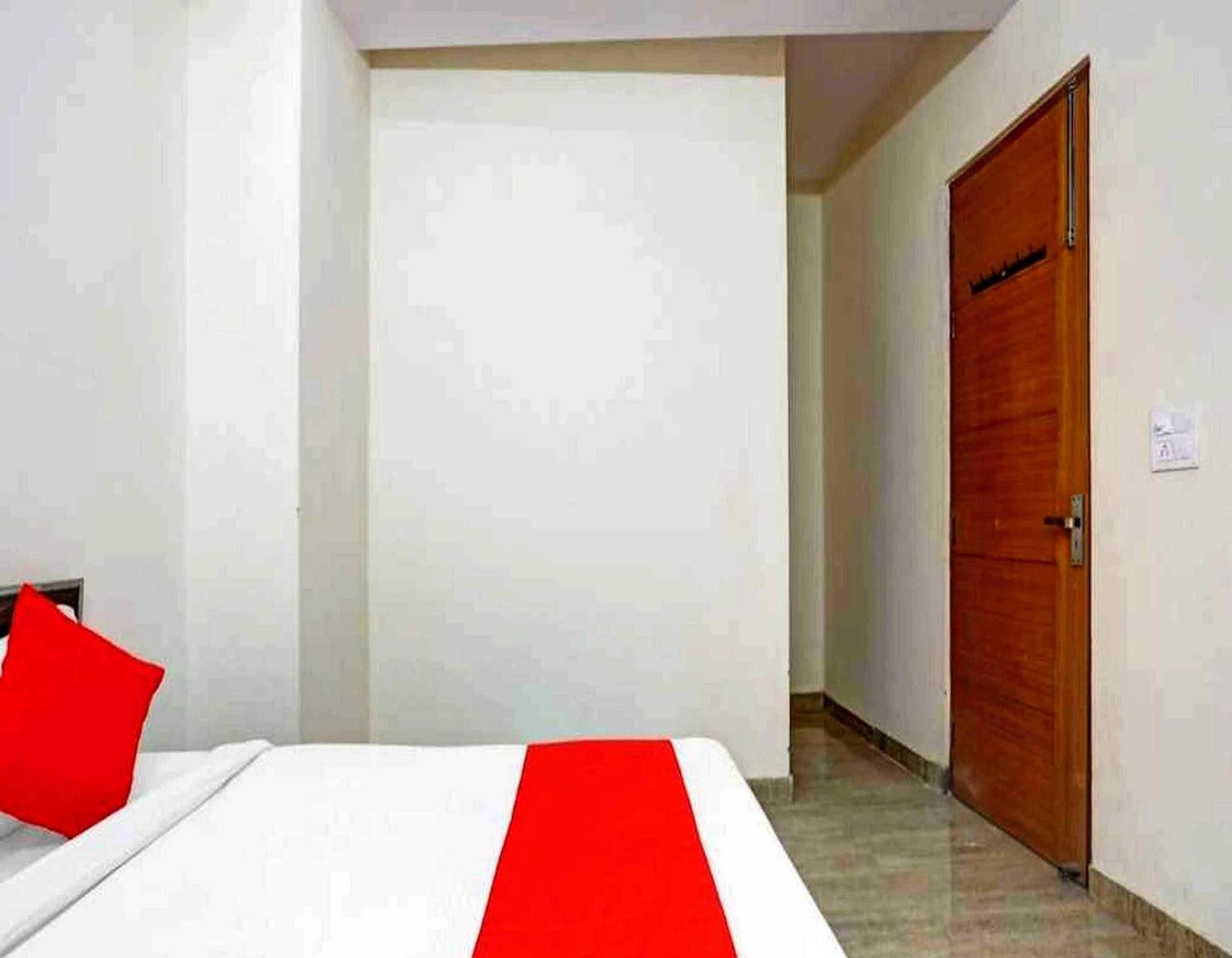 Hotel Sky Bird Bhauli Luaran gambar