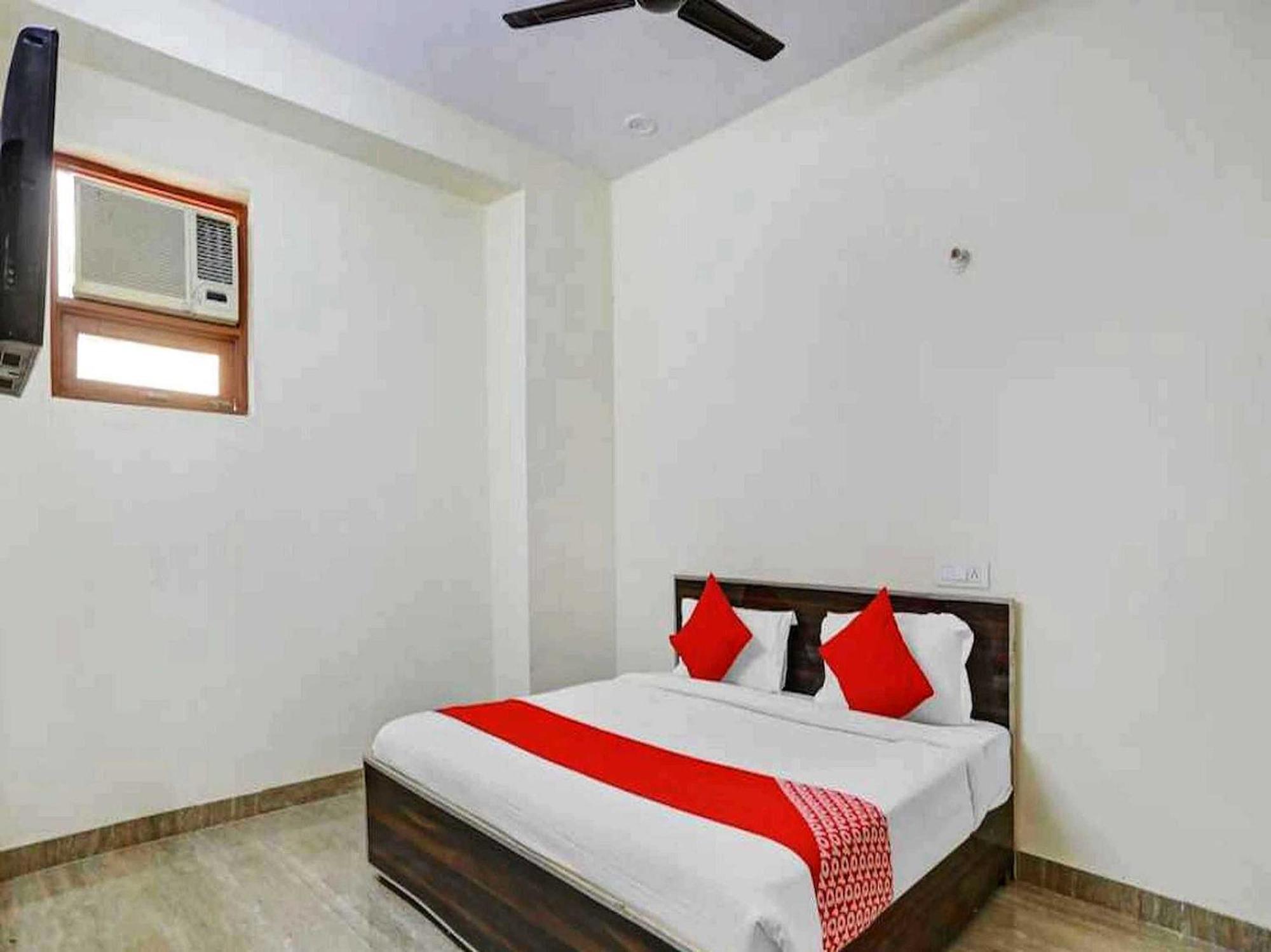 Hotel Sky Bird Bhauli Luaran gambar