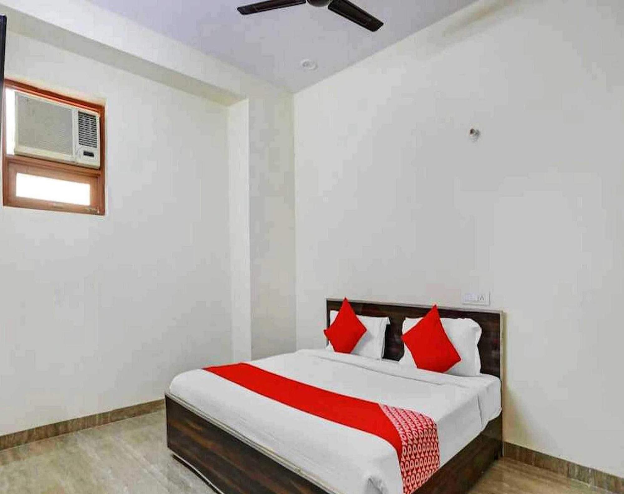 Hotel Sky Bird Bhauli Luaran gambar