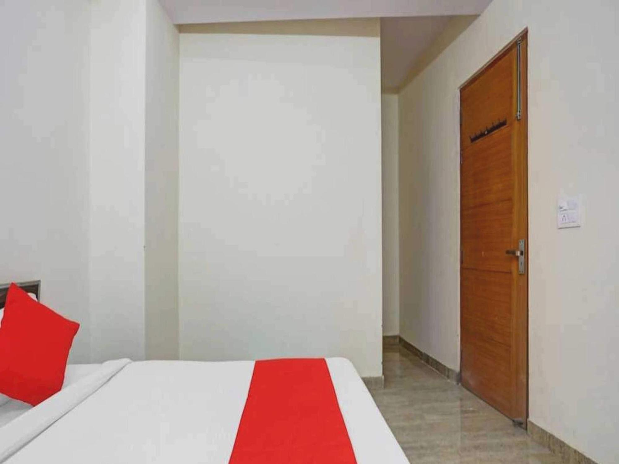 Hotel Sky Bird Bhauli Luaran gambar