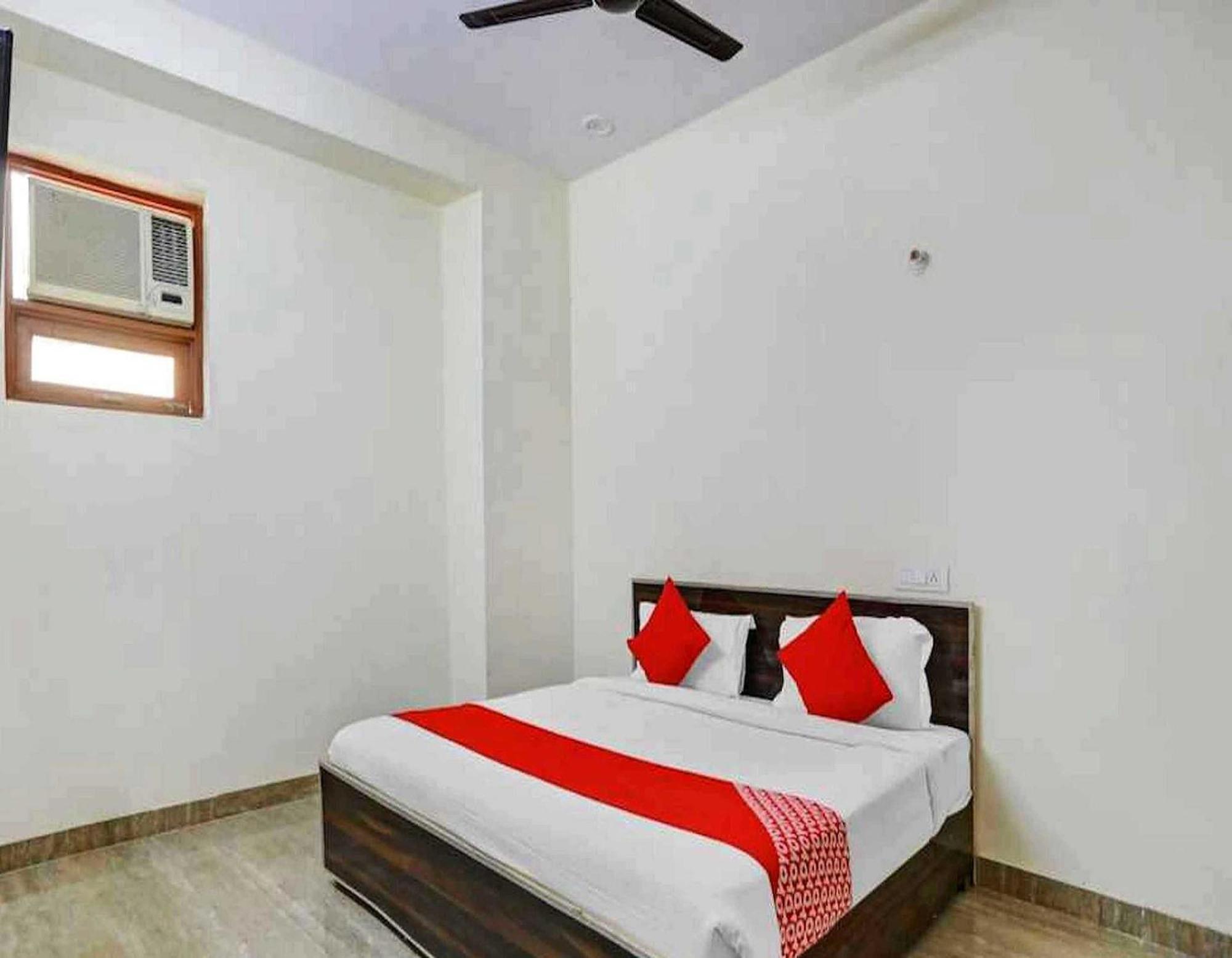 Hotel Sky Bird Bhauli Luaran gambar