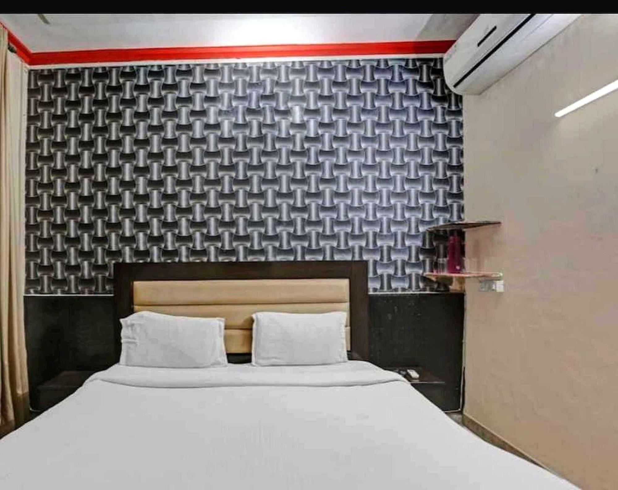 Hotel Sky Bird Bhauli Luaran gambar