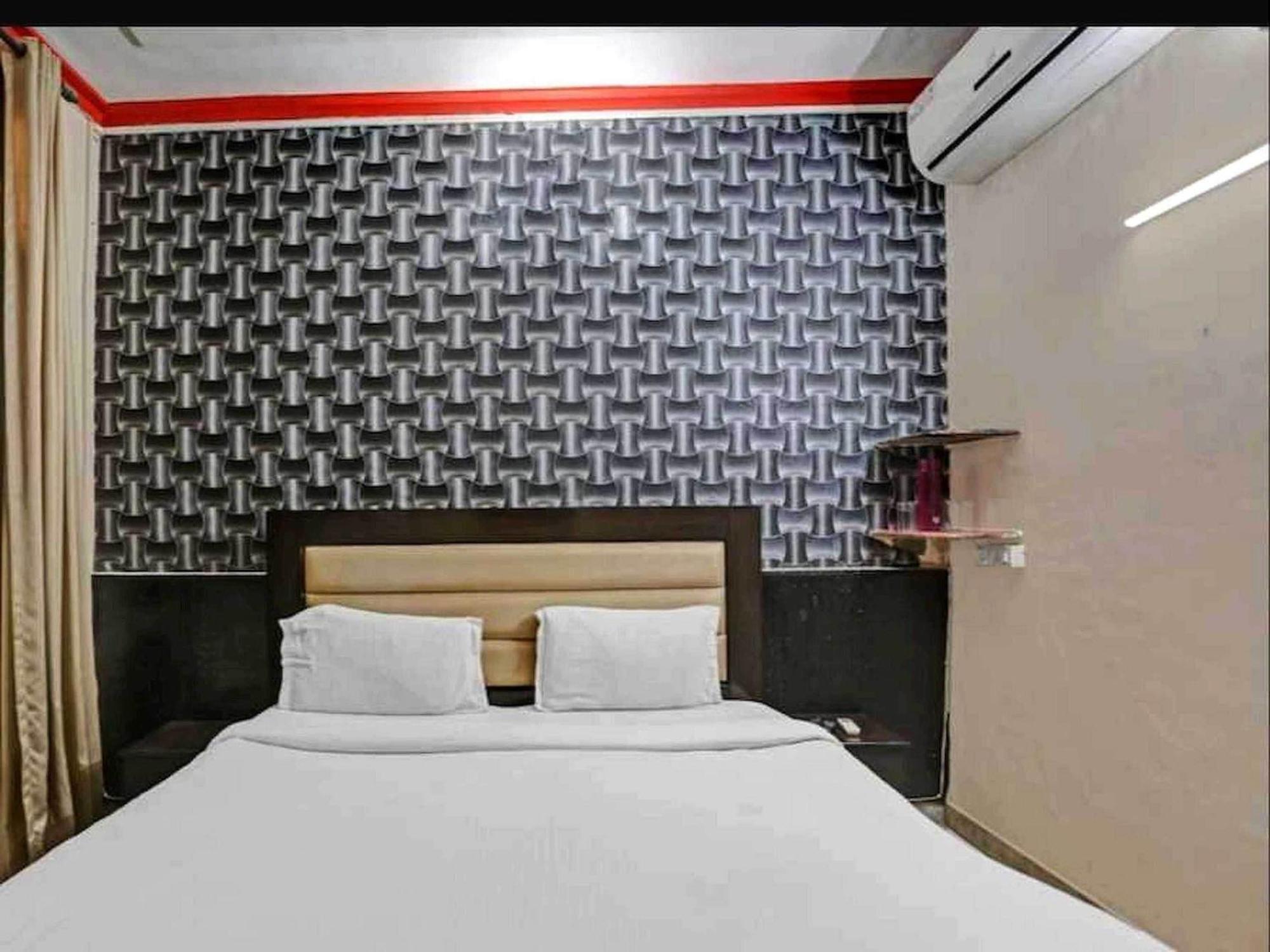 Hotel Sky Bird Bhauli Luaran gambar