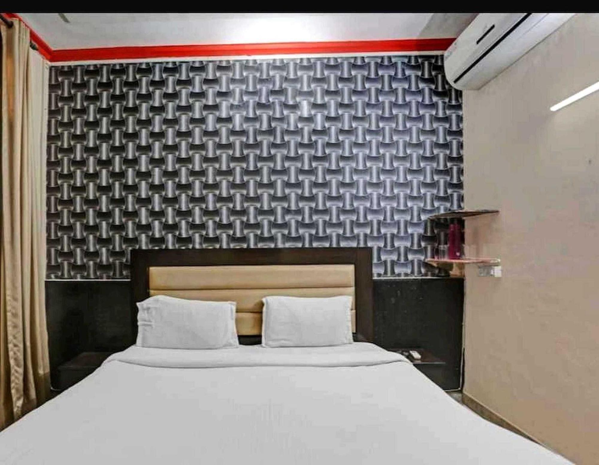Hotel Sky Bird Bhauli Luaran gambar