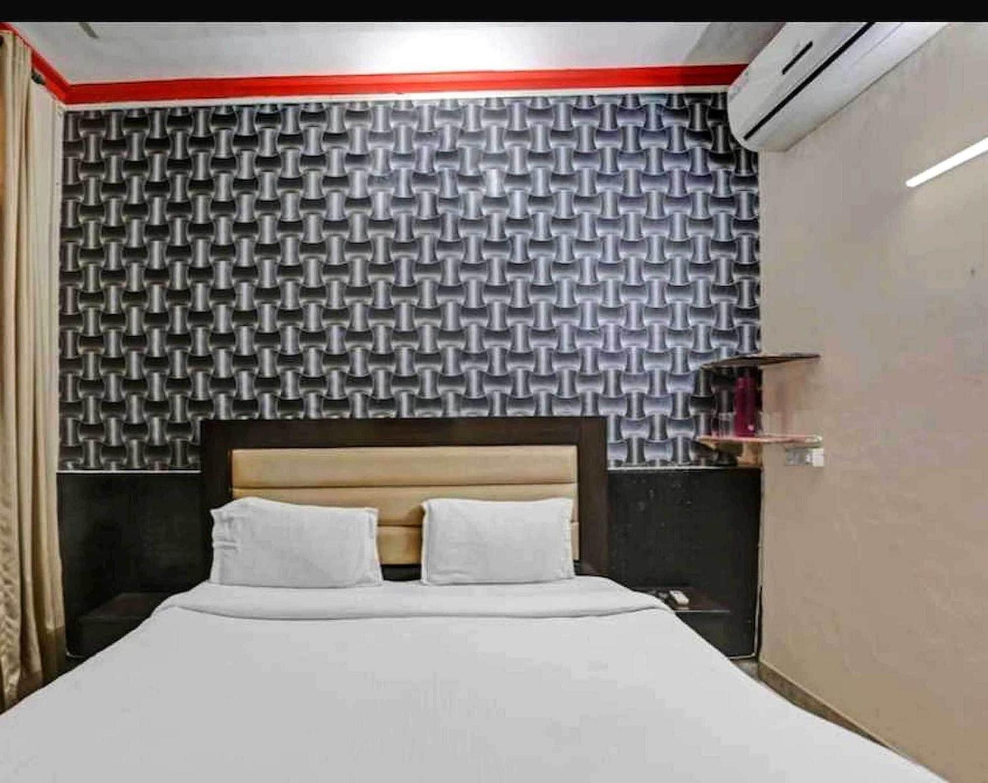 Hotel Sky Bird Bhauli Luaran gambar
