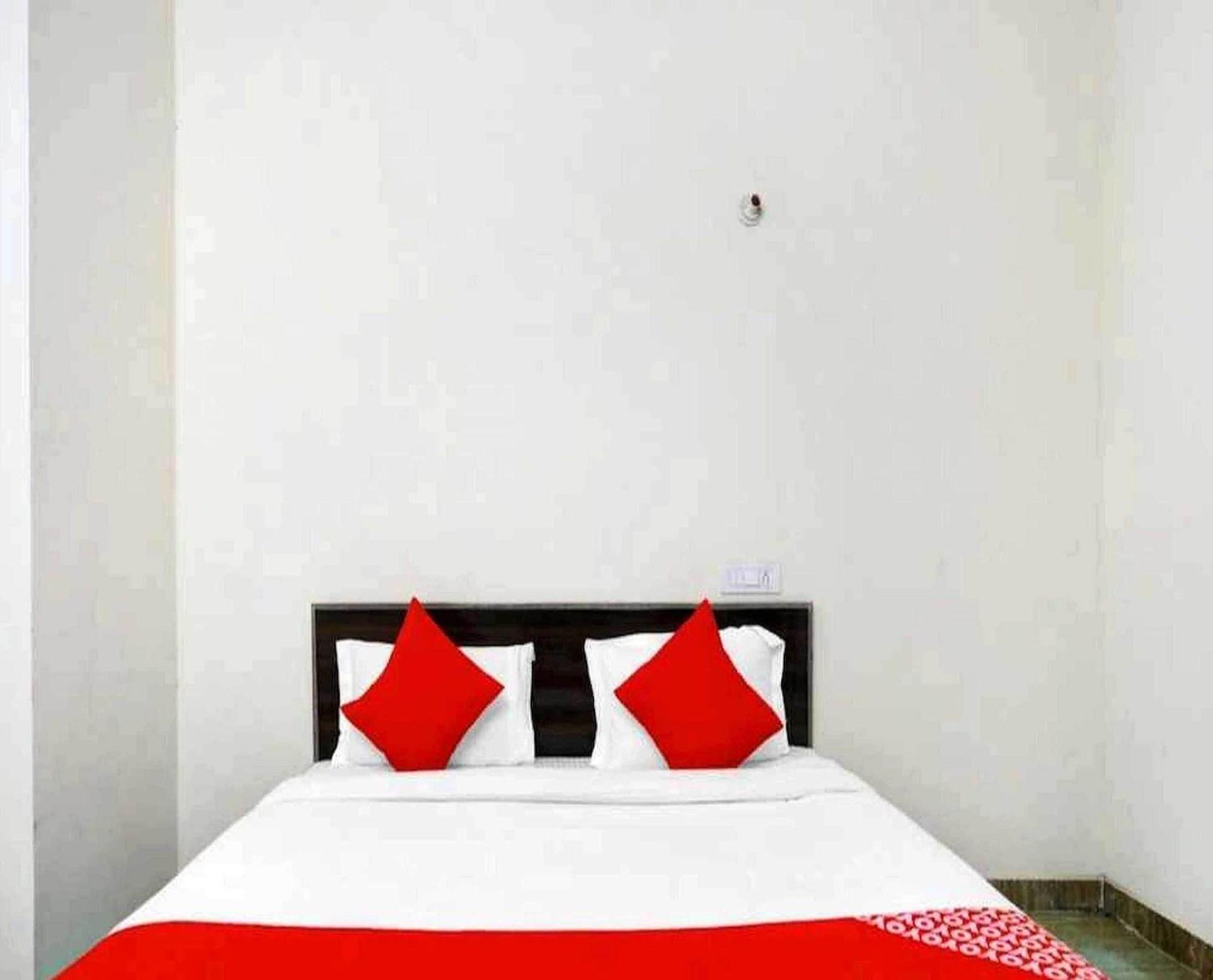 Hotel Sky Bird Bhauli Luaran gambar