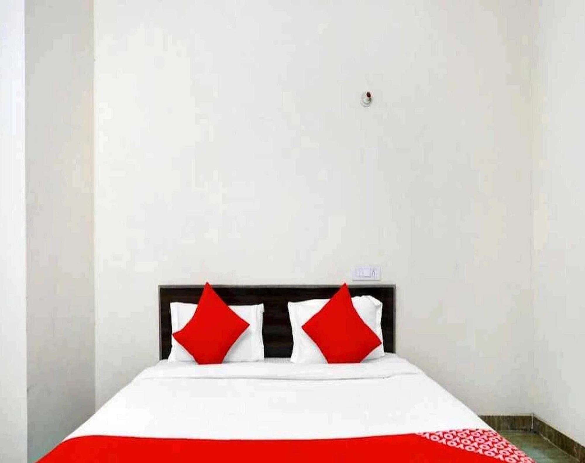 Hotel Sky Bird Bhauli Luaran gambar