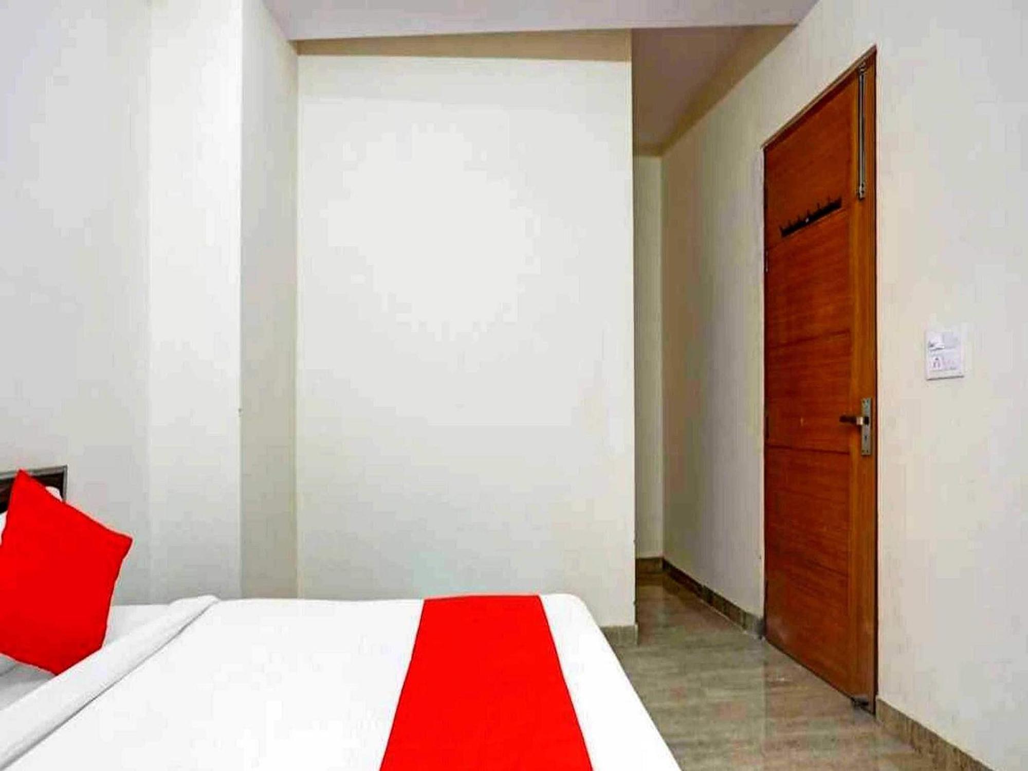 Hotel Sky Bird Bhauli Luaran gambar